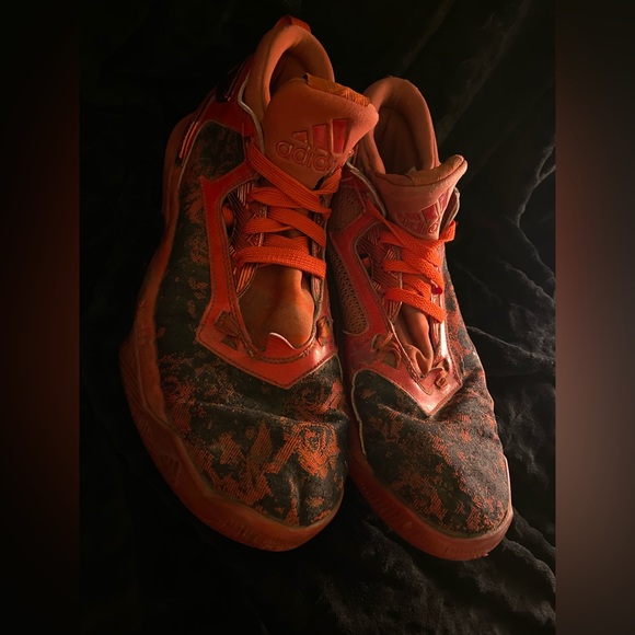 Men’s Adidas Bounce Shoes - Picture 5 of 10